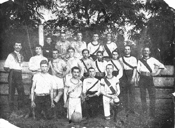 Первая Роговская к-да футболистов, организованная в 1910 году Анатолием Дмитриевым