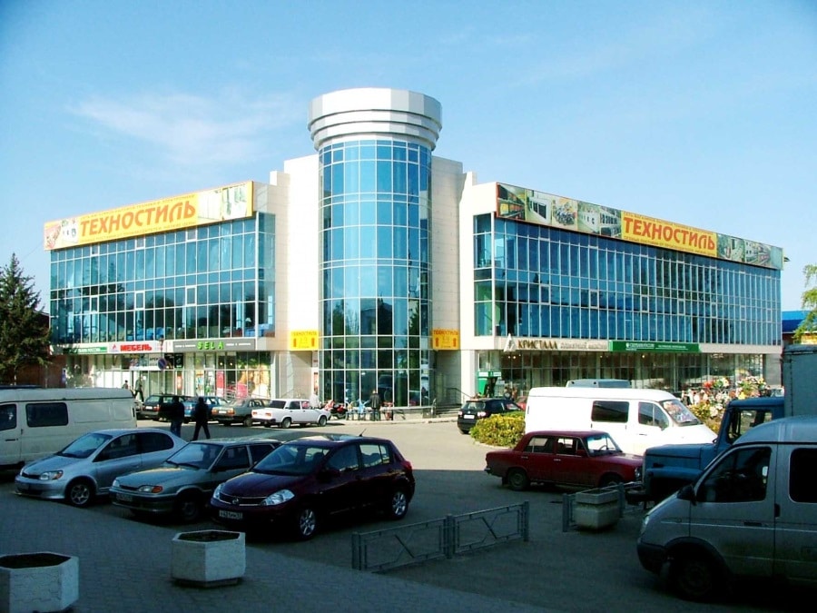 НА СНИМКЕ: окончание этапа строительства первого крупного торгового-развлекательного центра "ГАРМОНИЯ" в г.Тимашевск от 29.04.2010 года